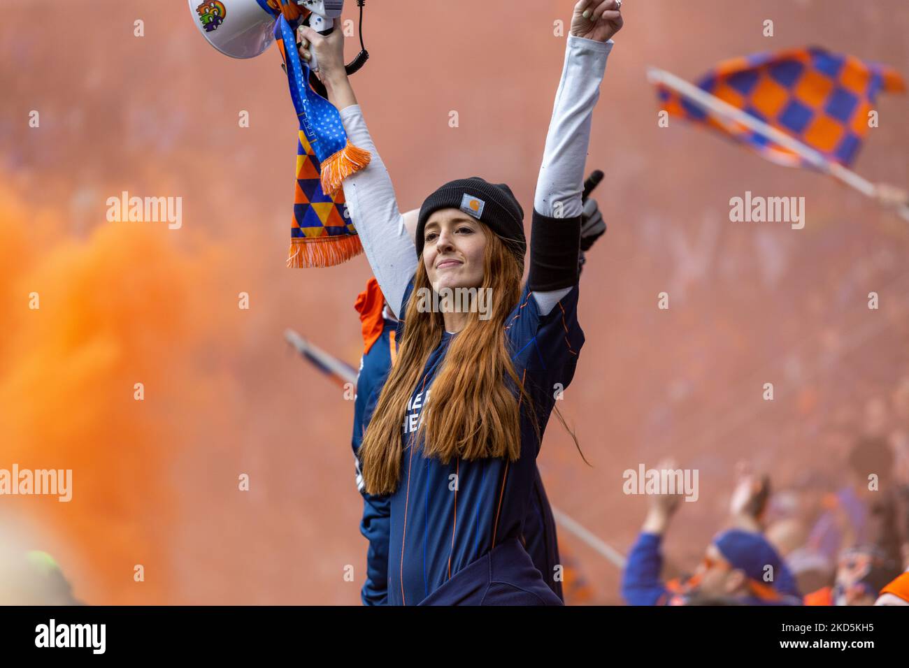I fan si vedono celebrare un gol durante una partita di calcio della Major League tra il FC Cincinnati e l'Inter Miami al TQL Stadium di Cincinnati, Ohio. Sabato 19 marzo 2022. Il FC Cincinnati ha sconfitto l'Inter Miami FC 3-1. (Foto di Jason Whitman/NurPhoto) Foto Stock