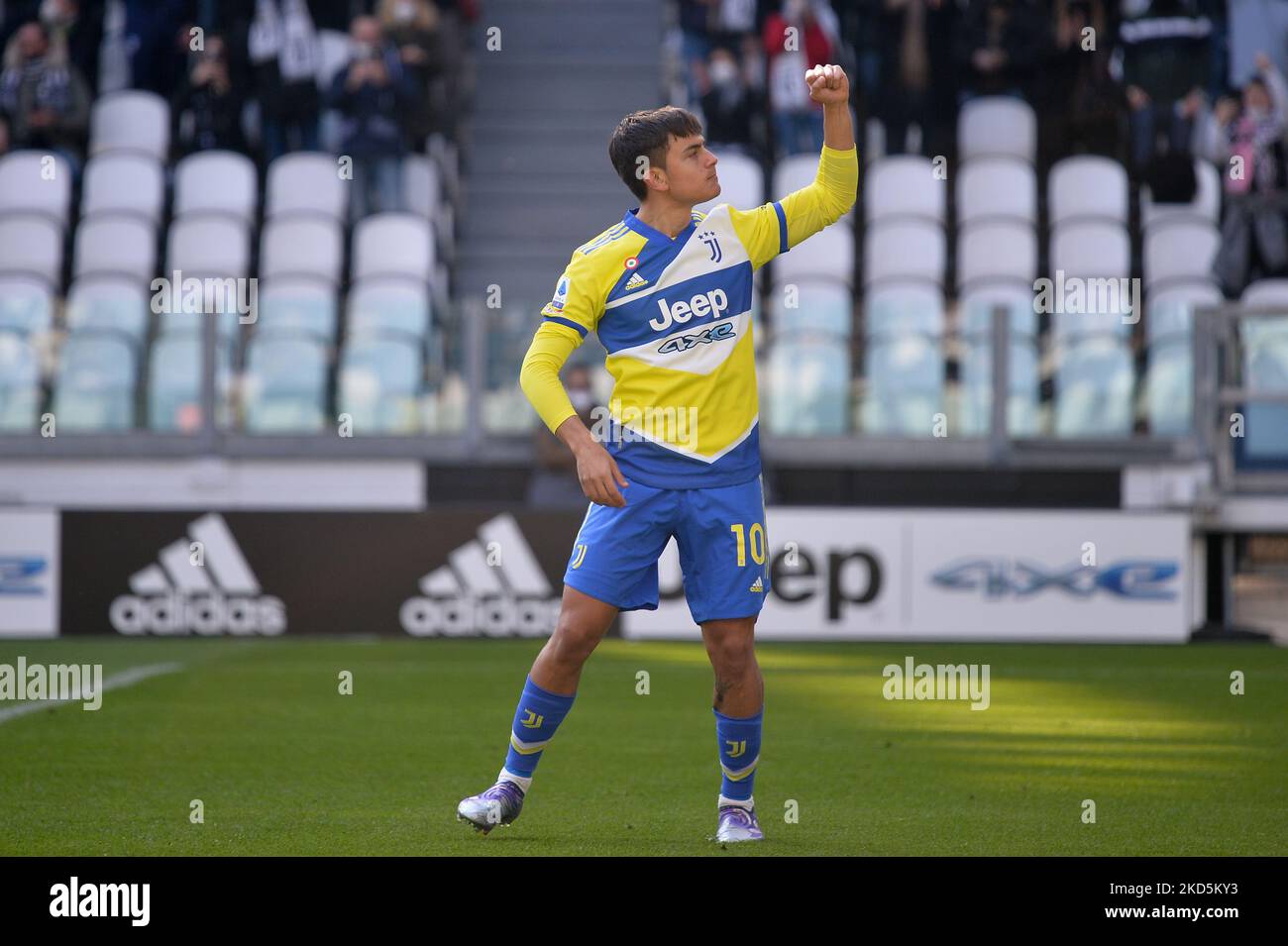 Paulo Dybala della Juventus FC celebra durante la Serie Una partita di calcio tra Juventus FC e US Salernitana allo stadio Allianz, il 20 marzo 2022 a Torino (Foto di Alberto Gandolfo/NurPhoto) Foto Stock