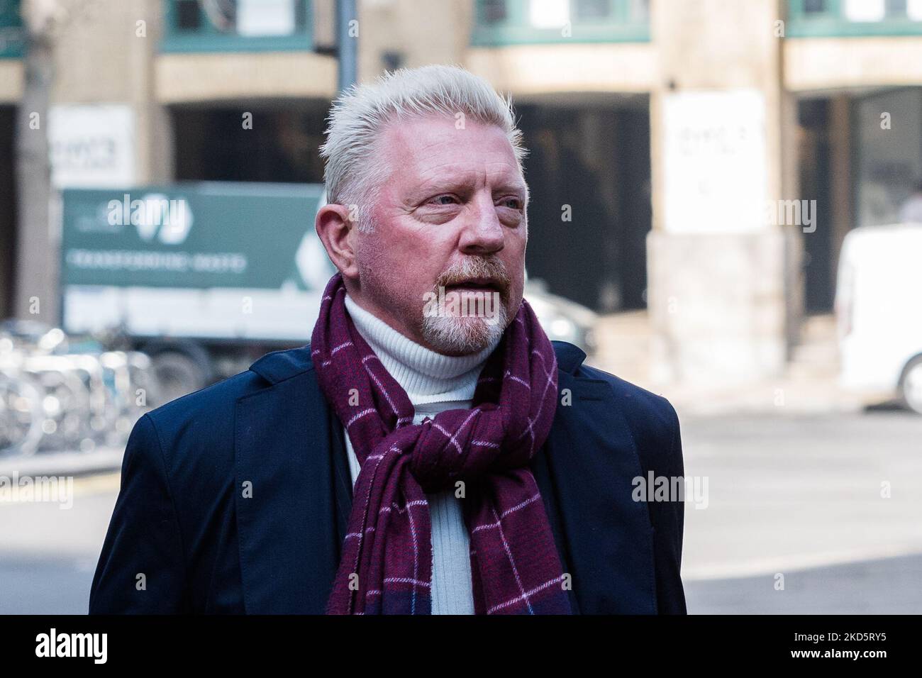LONDRA, REGNO UNITO - 22 MARZO 2022: L'ex tennista Boris Becker arriva al Southwark Crown Court il secondo giorno del suo processo per presunte attività di occultamento, tra cui medaglie, trofei di Wimbledon e proprietà da fiduciari fallimentari il 22 marzo 2022 a Londra, Inghilterra. (Foto di Wiktor Szymanowicz/NurPhoto) Foto Stock