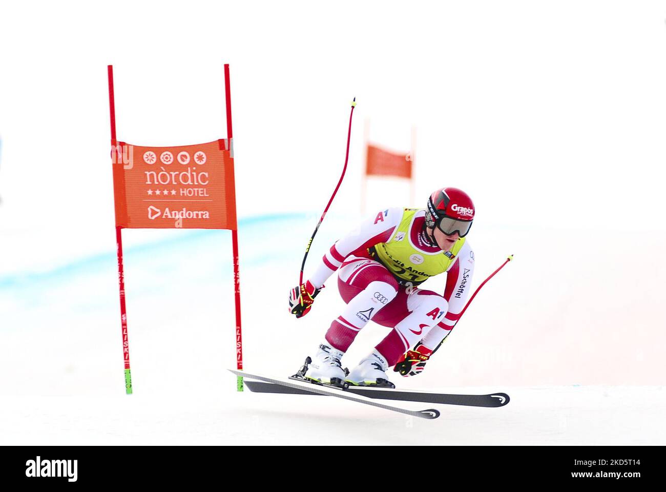 Lo sciatore alpino austriaco Stefan Babinsky, che gareggia nelle finali della Coppa d'Europa FIS Downhill, il 21 marzo 2022 a Soldeu, Andorra. (Foto di Joan Cros/NurPhoto) Foto Stock