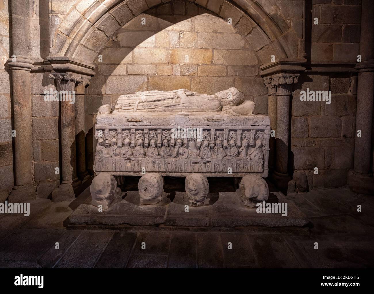 Tomba gotica della Cappella evangelista di Sao Joao - Porto, Portogallo Foto Stock