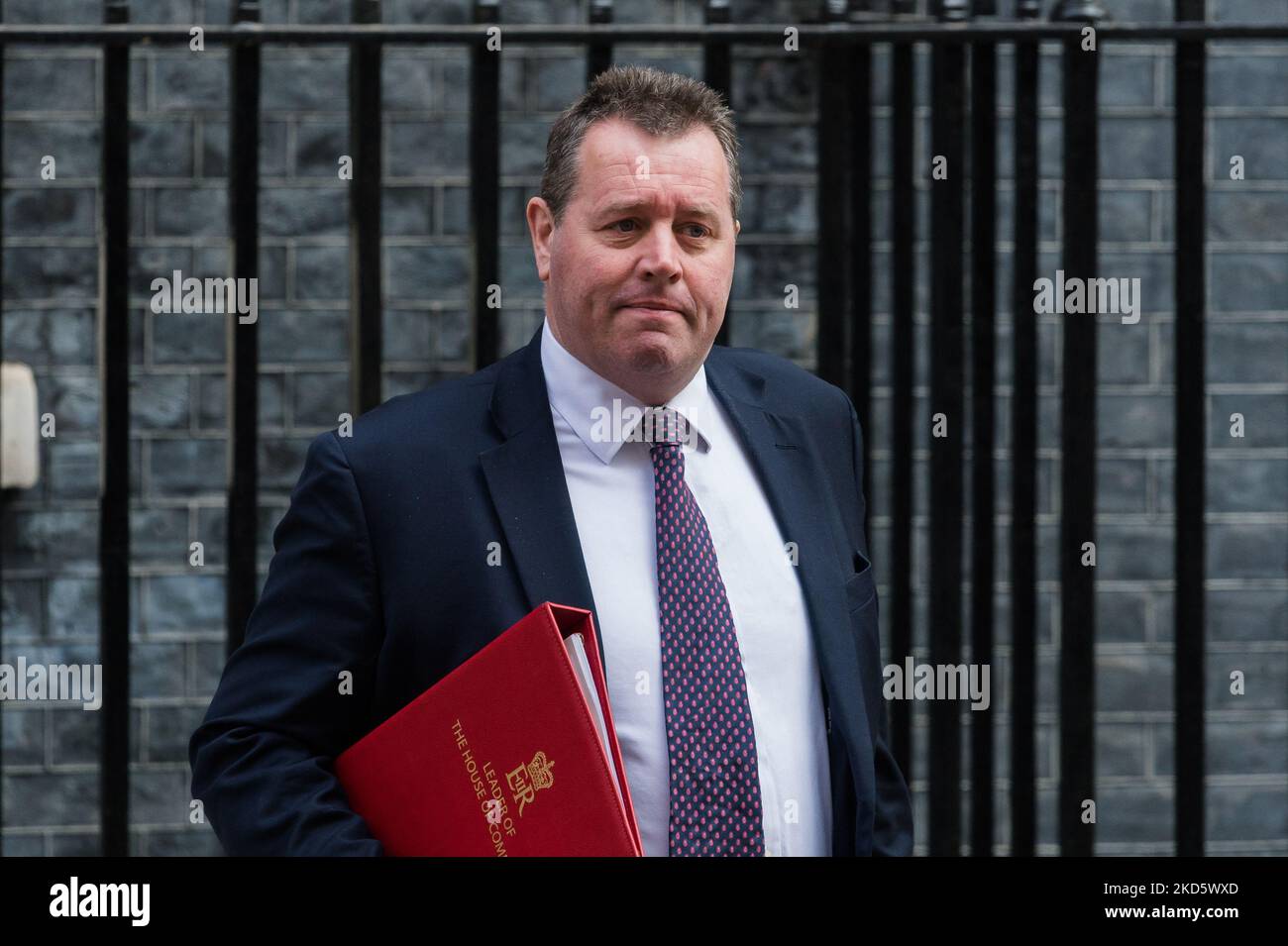 LONDRA, REGNO UNITO - 23 MARZO 2022: Il leader della Camera dei Comuni e il presidente del Consiglio Mark Spencer lascia Downing Street nel centro di Londra dopo aver partecipato alla riunione del Gabinetto in vista dell'annuncio di Primavera del bilancio di oggi, il 23 marzo 2022 a Londra, Inghilterra. (Foto di Wiktor Szymanowicz/NurPhoto) Foto Stock