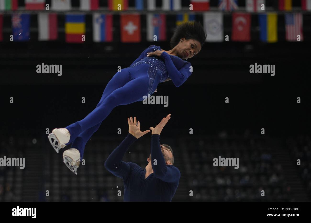 Vanessa James e Eric Radford dal Canada durante il Pairs Free Skating, al Sud de France Arena, Montpellier, Francia il 24 marzo 2022. (Foto di Ulrik Pedersen/NurPhoto) Foto Stock