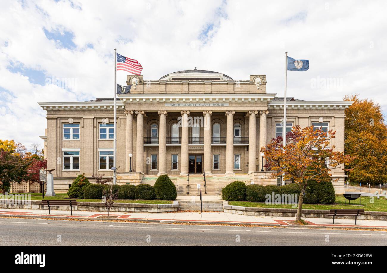 MARION, VA., USA-15 OTTOBRE 2022: The Smyth County Court House, vintage 1905, Beaux-Arts Classical design. Foto Stock