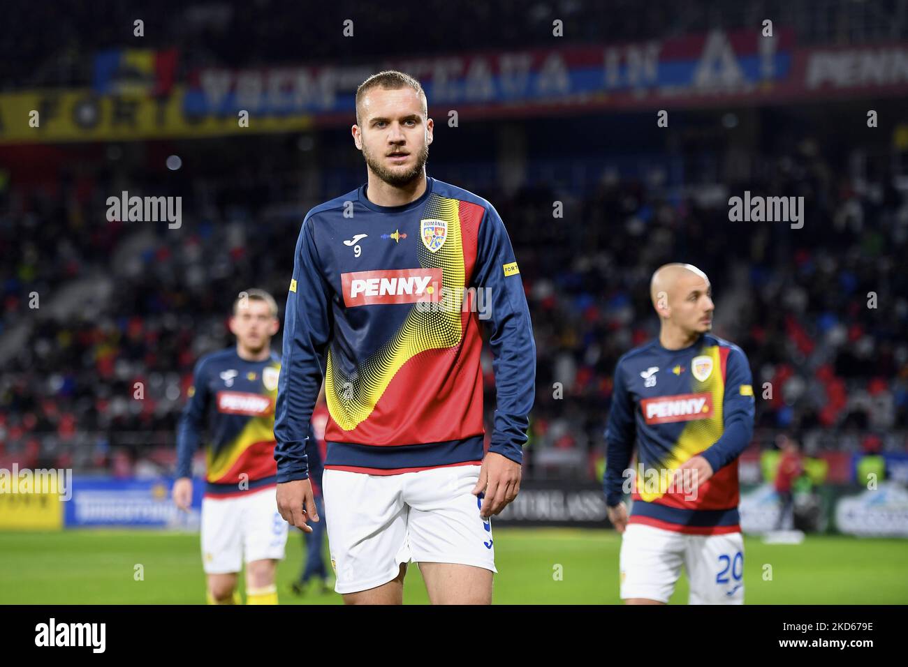 George Puscas in azione durante la partita internazionale amichevole tra la Romania e la Grecia a Stadionul Steaua il 25 marzo 2022 a Bucarest, Romania. (Foto di Alex Nicodim/NurPhoto) Foto Stock