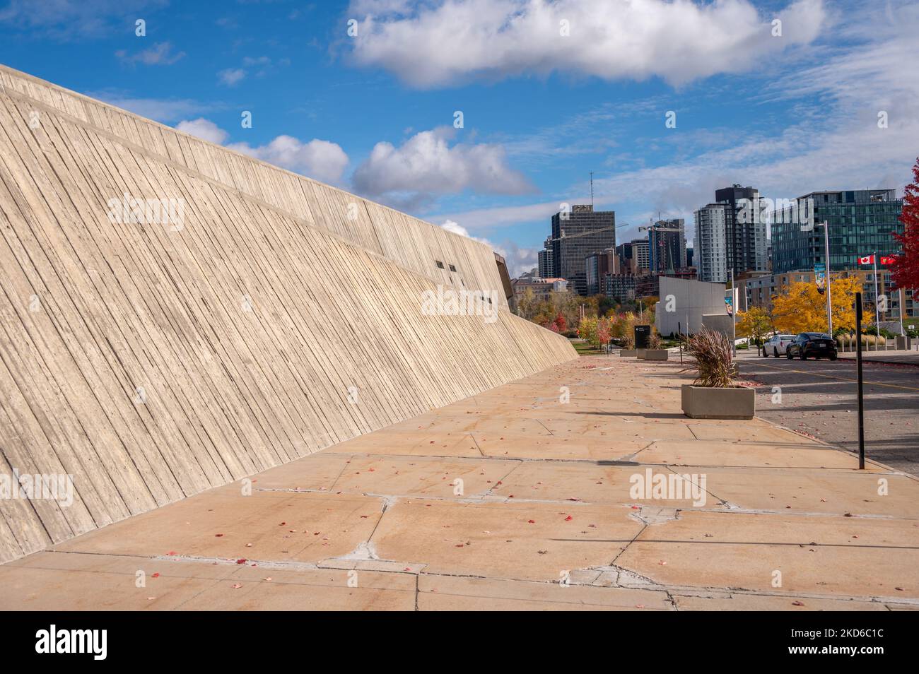 Ottawa, Ontario - 20 ottobre 2022: Esterno del National War Museum di Ottawa. Foto Stock