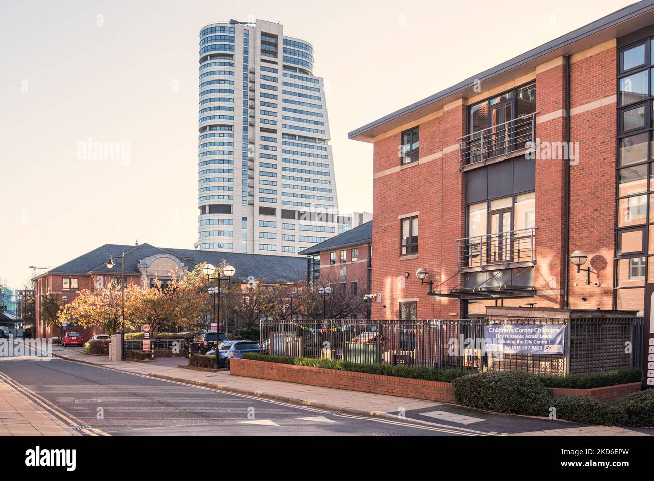 Bridgewater Place, soprannominato il Dalek, è un grattacielo residenziale e di uffici a Leeds, West Yorkshire, Inghilterra. Foto Stock