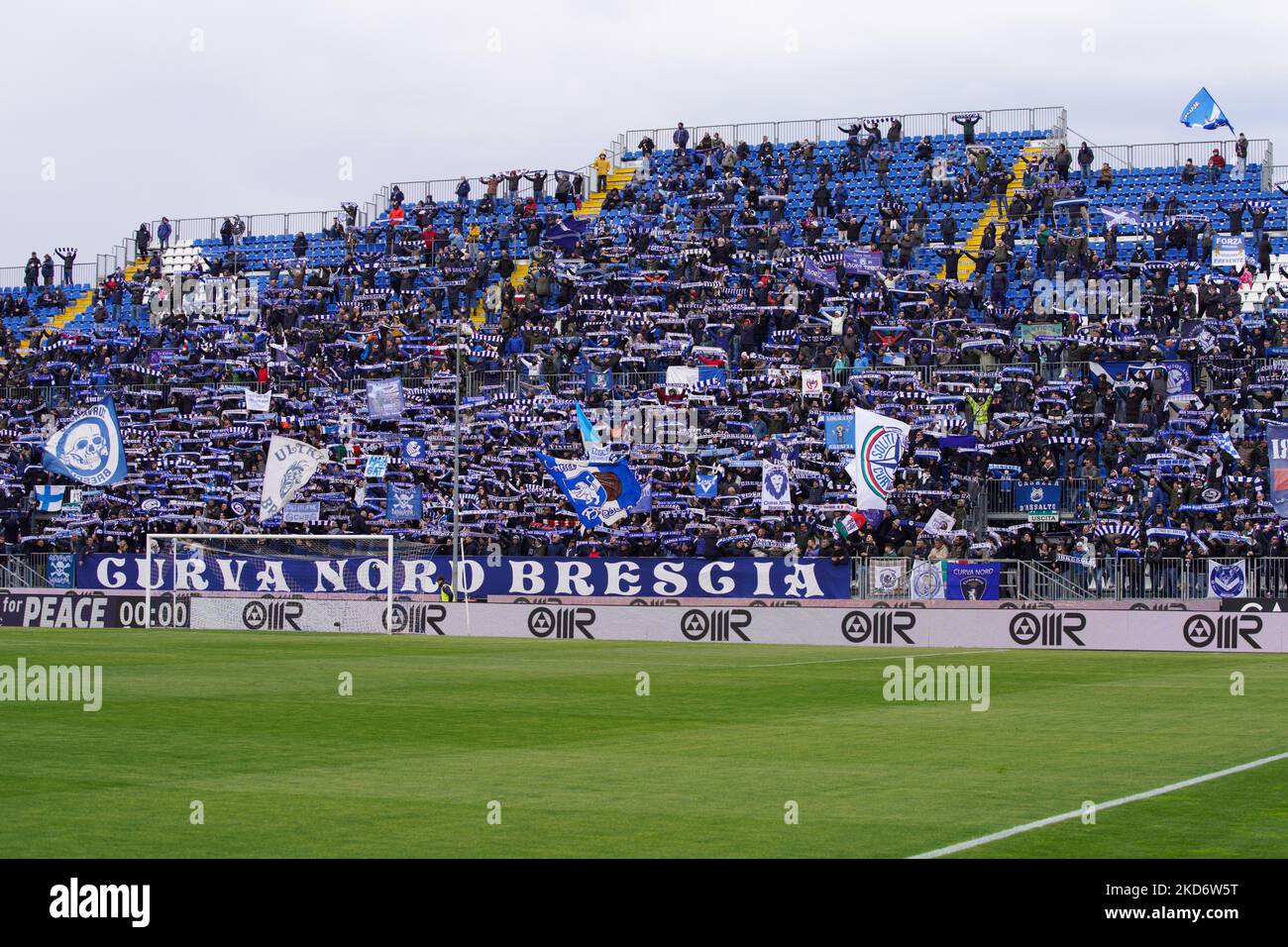 Brescia Calcio sostenitori durante Brescia Calcio contro L.R. Vicenza, Serie B, allo Stadio Mario Rigamonti il 3 aprile 2022. (Foto di Alessio Morgese/NurPhoto) Foto Stock