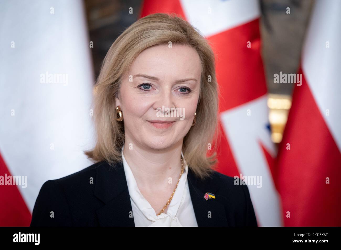 Il Ministro degli esteri britannico Liz Truss incontra il primo Ministro polacco alla Cancelleria di Varsavia, Polonia, il 5 aprile 2022 (Foto di Mateusz Wlodarczyk/NurPhoto) Foto Stock