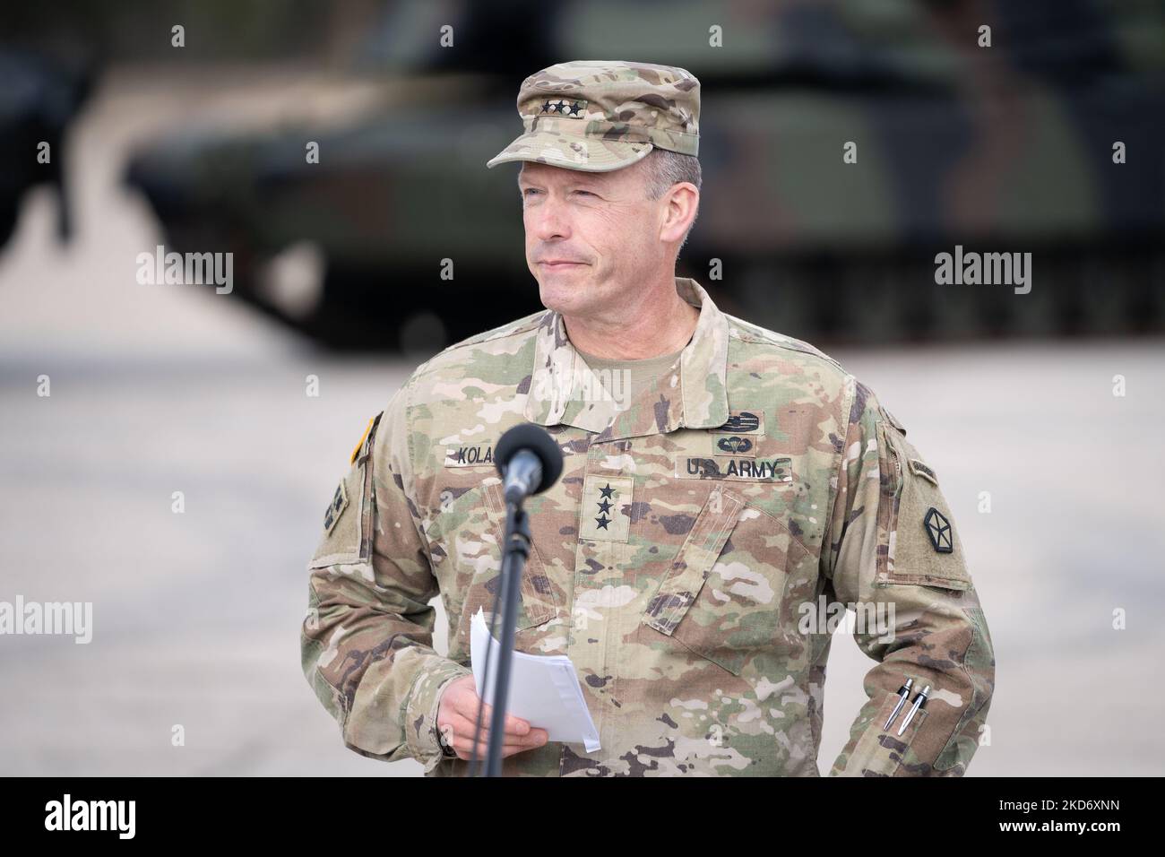 Kolasheski durante la cerimonia di firma del contratto per l'acquisto di 250 carri armati Abrams per l'Esercito Polacco nella Brigata Armata di Varsavia del 1st a Wesola vicino Varsavia, Polonia il 5 aprile 2022 (Foto di Mateusz Wlodarczyk/NurPhoto) Foto Stock