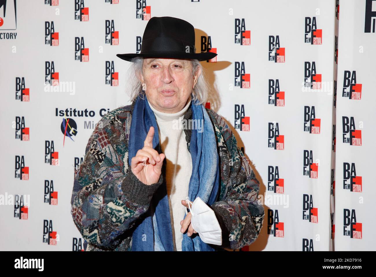 Vittorio Storaro, direttore italiano della fotografia, vincitore di tre Oscar durante la cerimonia di premiazione Busto Arsizio Film Festival 2022 (Baff) il 09 aprile 2022 al Busto Arsizio di Busto Arsizio (Foto di Roberta Corradin/LiveMedia/NurPhoto) Foto Stock