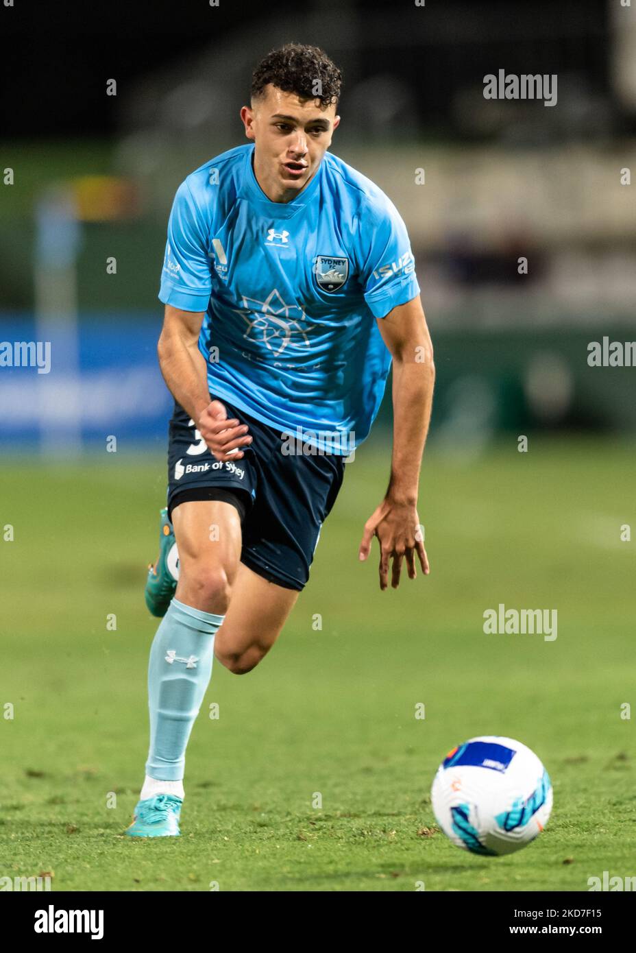 Patrick Yazbek del Sydney FC controlla la palla durante la partita Di A-League tra il Sydney FC e l'Adelaide United FC al Netstrata Jubilee Stadium, il 12 aprile 2022, a Sydney, Australia. Foto Stock Patrick Yazbek del Sydney FC controlla la palla durante la partita Di A-League tra il Sydney FC e l'Adelaide United FC al Netstrata Jubilee Stadium, il 12 aprile 2022, a Sydney, Australia. Foto Stock