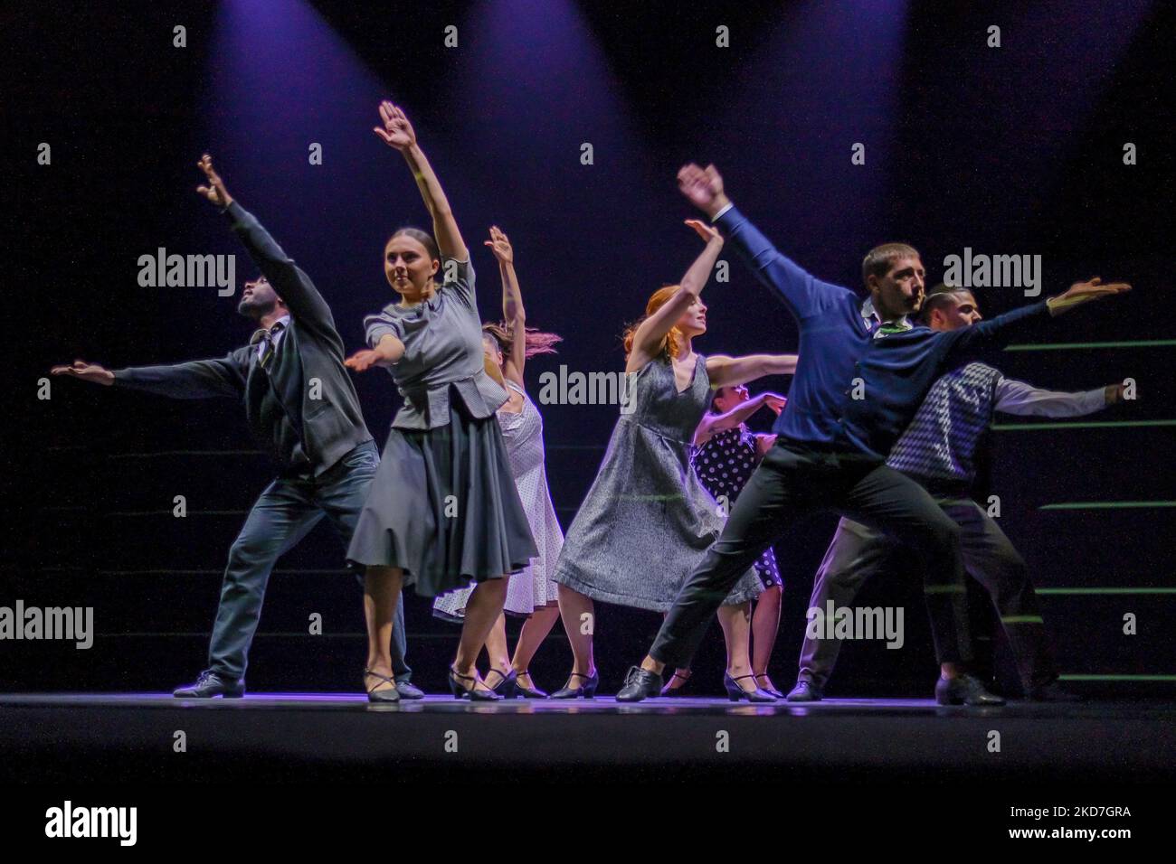 La troupe di danza Open di Daniel Ezralow durante il Theater Open - Daniel Ezralow il 12 aprile 2022 al Gran Teatro Geox di Padova (Photo by Alessio Marini/LiveMedia/NurPhoto) Foto Stock