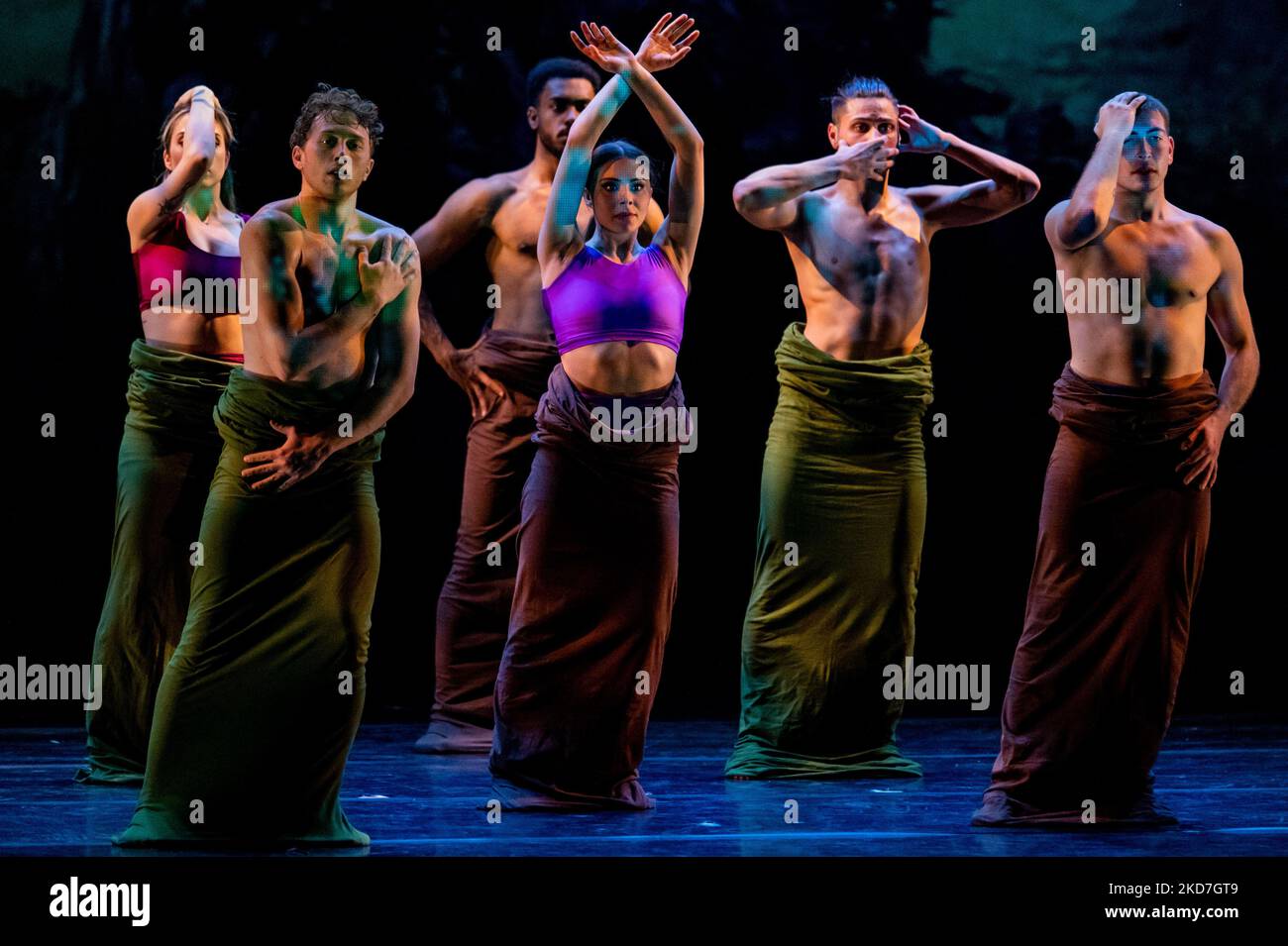 La troupe di danza Open di Daniel Ezralow durante il Theater Open - Daniel Ezralow il 12 aprile 2022 al Gran Teatro Geox di Padova (Photo by Alessio Marini/LiveMedia/NurPhoto) Foto Stock