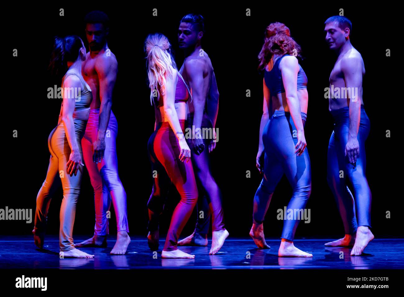 La troupe di danza Open di Daniel Ezralow durante il Theater Open - Daniel Ezralow il 12 aprile 2022 al Gran Teatro Geox di Padova (Photo by Alessio Marini/LiveMedia/NurPhoto) Foto Stock