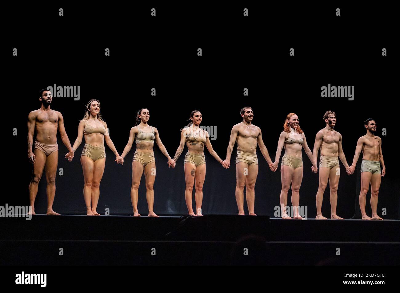 La troupe di danza Open di Daniel Ezralow durante il Theater Open - Daniel Ezralow il 12 aprile 2022 al Gran Teatro Geox di Padova (Photo by Alessio Marini/LiveMedia/NurPhoto) Foto Stock