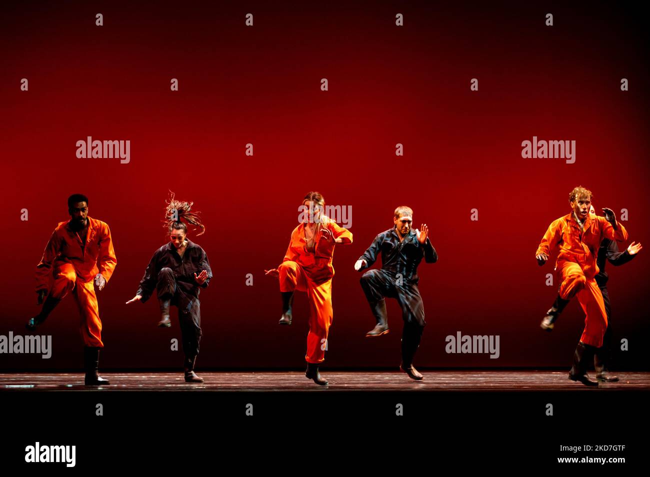La troupe di danza Open di Daniel Ezralow durante il Theater Open - Daniel Ezralow il 12 aprile 2022 al Gran Teatro Geox di Padova (Photo by Alessio Marini/LiveMedia/NurPhoto) Foto Stock