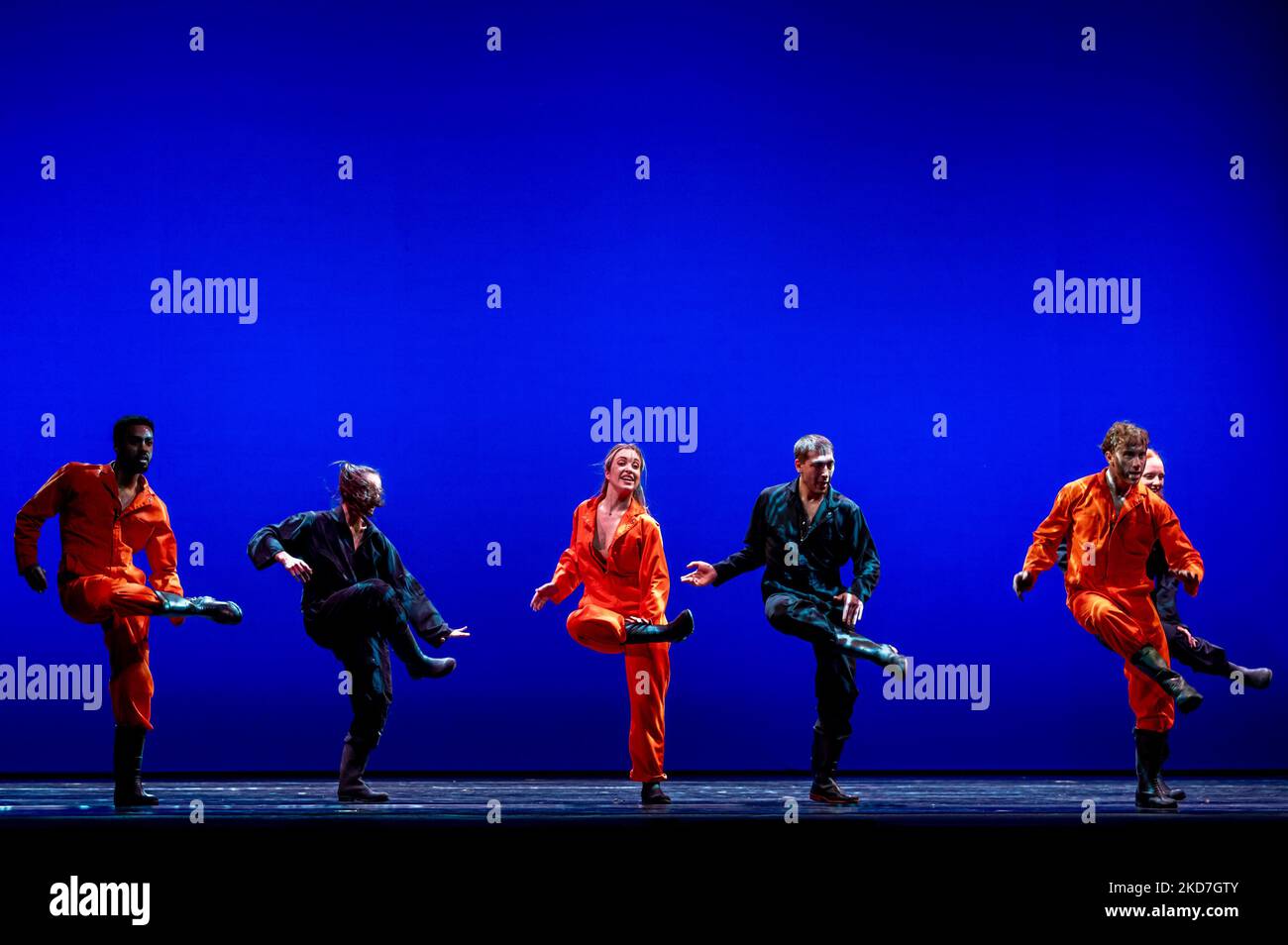 La troupe di danza Open di Daniel Ezralow durante il Theater Open - Daniel Ezralow il 12 aprile 2022 al Gran Teatro Geox di Padova (Photo by Alessio Marini/LiveMedia/NurPhoto) Foto Stock