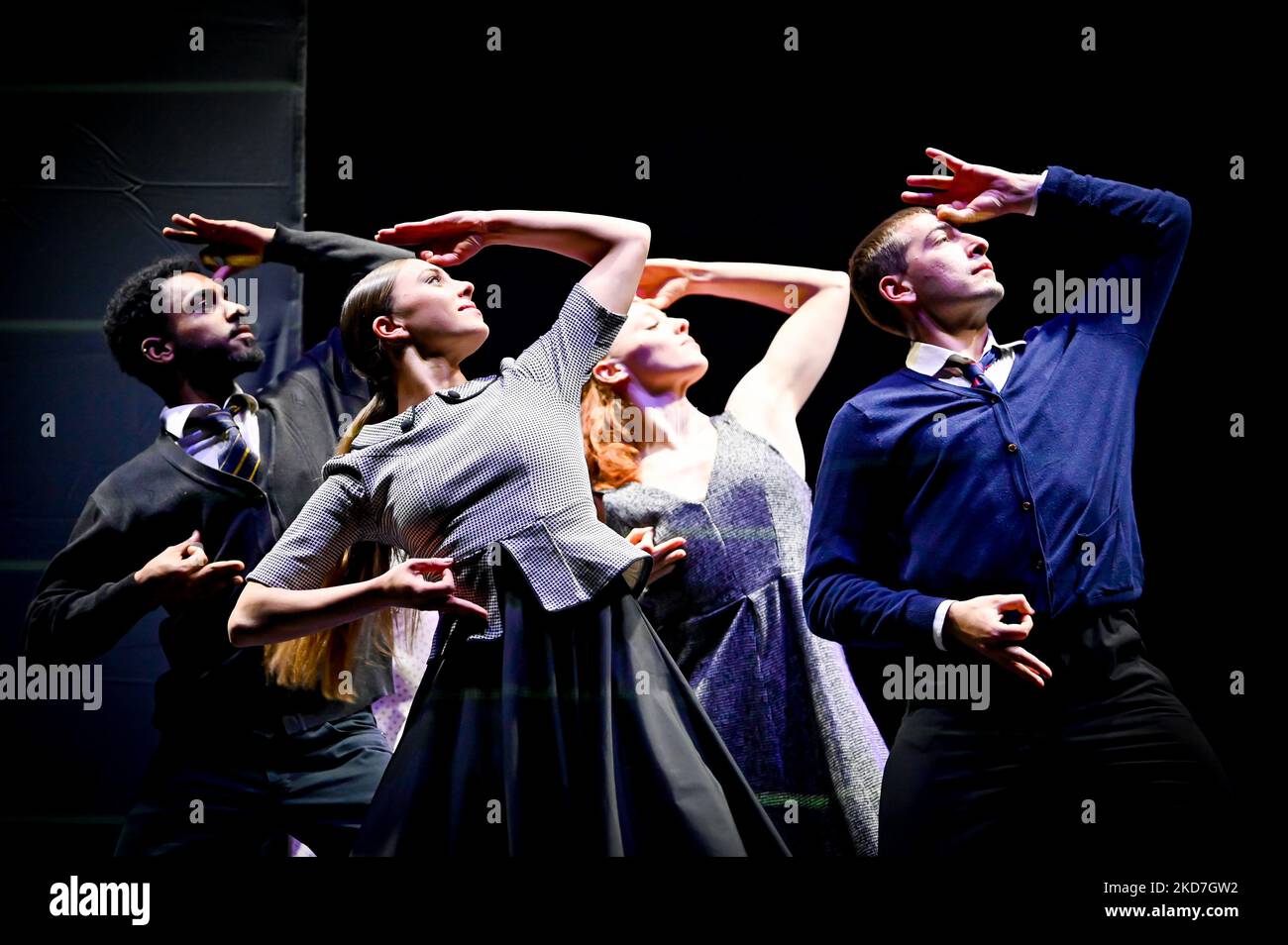 La troupe di danza Open di Daniel Ezralow durante il Theater Open - Daniel Ezralow il 12 aprile 2022 al Gran Teatro Geox di Padova (Photo by Alessio Marini/LiveMedia/NurPhoto) Foto Stock