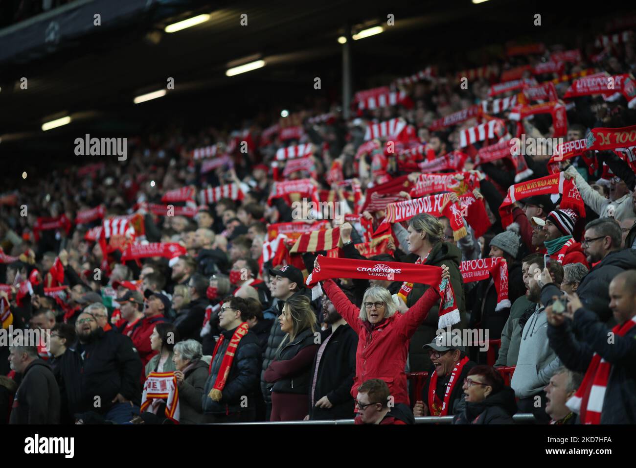 I tifosi di Liverpool prima della partita della UEFA Champions League tra Liverpool e S L Benfica ad Anfield, Liverpool, mercoledì 13th aprile 2022.(Photo by Pat Scaasi/MI News/NurPhoto) Foto Stock