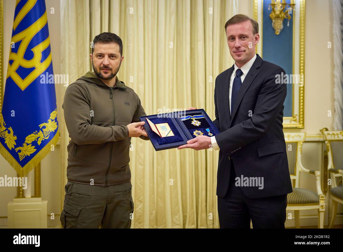 Il presidente dell'Ucraina Volodymyr Zelensky ha incontrato il consigliere per la sicurezza nazionale al presidente degli Stati Uniti Jake Sullivan, che è in visita in Ucraina. Il Capo di Stato ha ringraziato il Consigliere del Presidente degli Stati Uniti Joseph Biden per il sostegno al nostro paese in un momento difficile, quando la Russia ha effettuato un'invasione su vasta scala dell'Ucraina. Le parti hanno discusso le questioni di ulteriore sostegno per l'Ucraina dagli Stati Uniti per la difesa e la liberazione del suo territorio dagli occupanti. Foto Stock