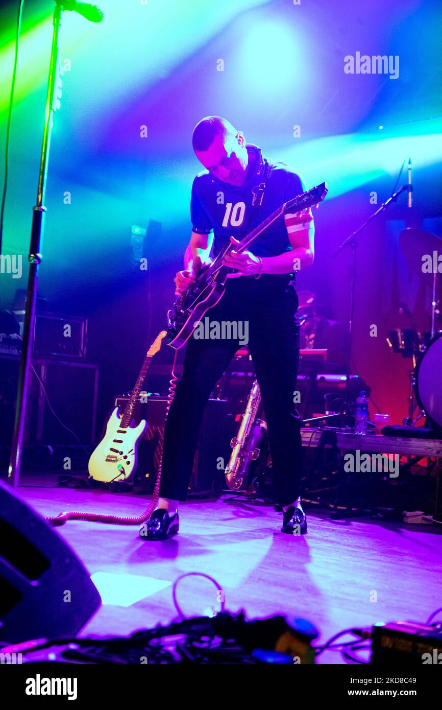 La cantante britannica Miles Kane in concerto presso i magazzini generali di Milano, il 24 2022 aprile (Foto di Mairo Cinquetti/NurPhoto) Foto Stock