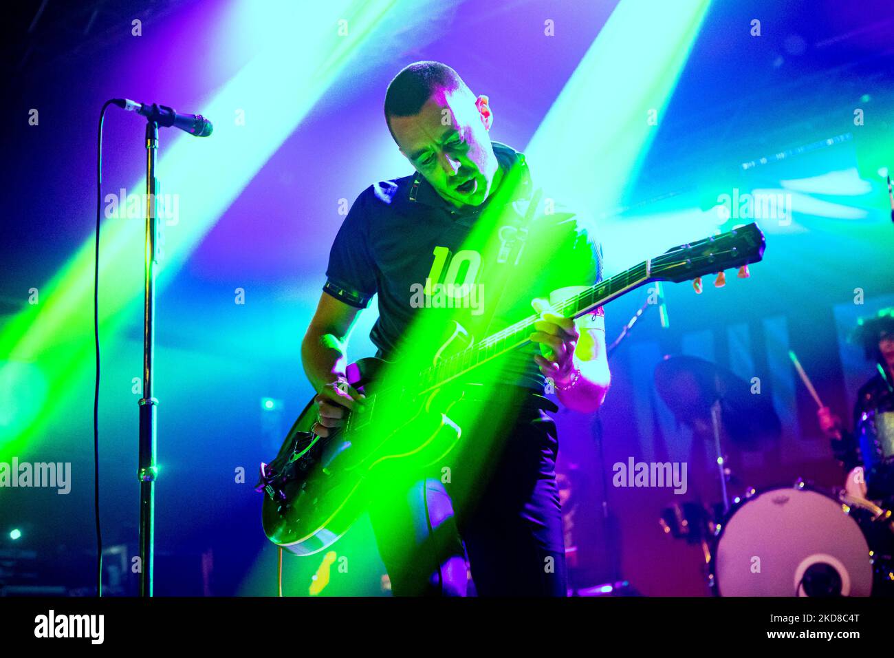 La cantante britannica Miles Kane in concerto presso i magazzini generali di Milano, il 24 2022 aprile (Foto di Mairo Cinquetti/NurPhoto) Foto Stock