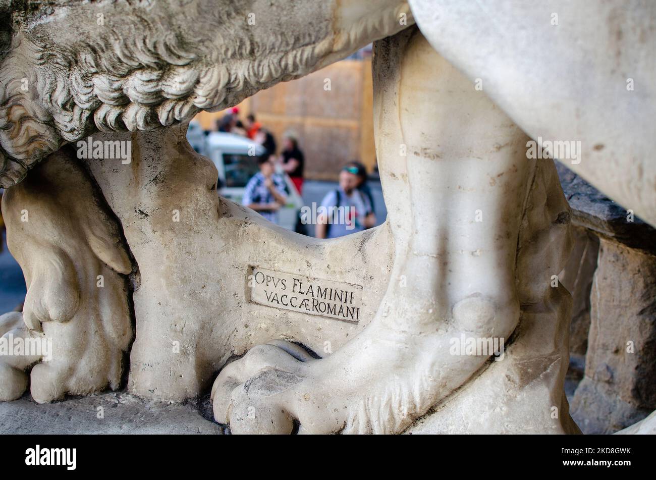 Primo piano di una statua di leone situata nella Loggia della Signoria, Firenze, Italia Foto Stock