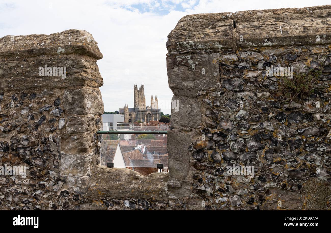 Canterbury Cathedral visto da Westgate Towers e City Gaol, Canterbury, Inghilterra, Regno Unito Foto Stock