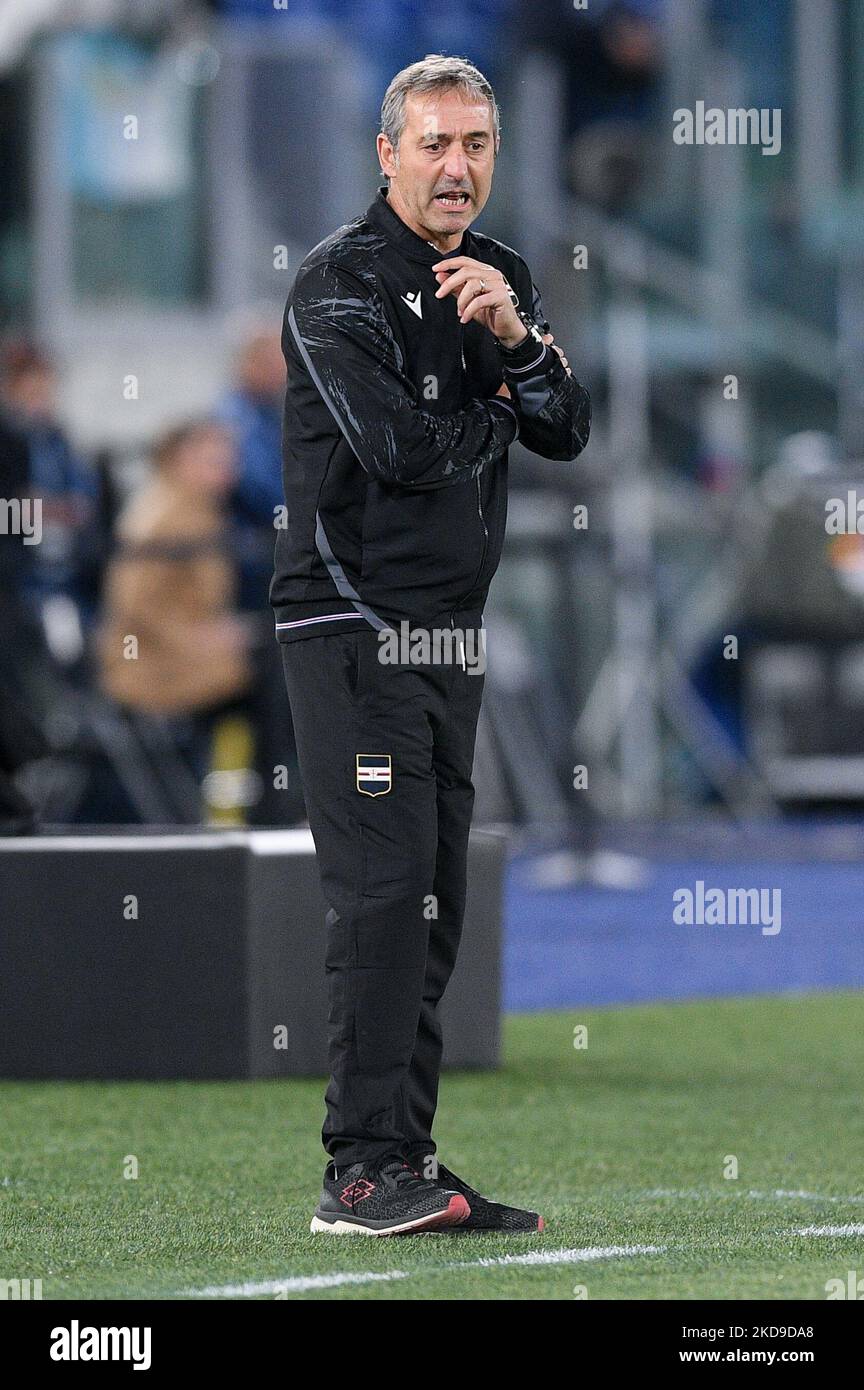 Marco Giampaolo, manager di UC Sampdoria, guarda durante la Serie A una partita tra SS Lazio e UC Sampdoria il 7 maggio 2022 a Roma. (Foto di Giuseppe Maffia/NurPhoto) Foto Stock