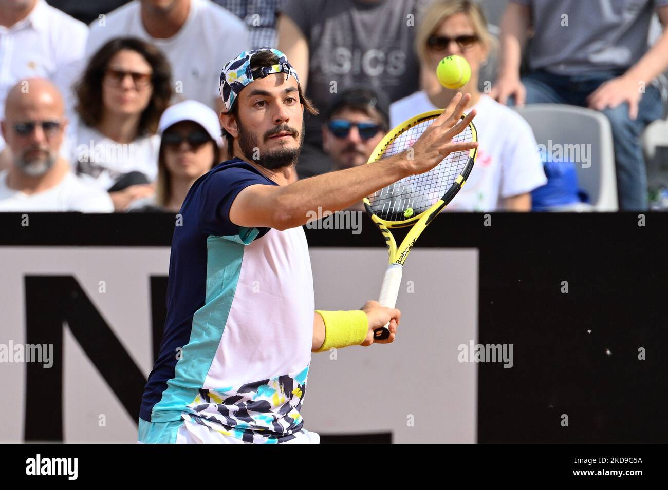 Giulio Zeppieri (ITA) durante il primo round contro Maxime Cressy (USA) del torneo ATP Master 1000 internazionali BNL D'Italia al Foro Italico il 8 maggio 2022 (Foto di Fabrizio Corradetti/LiveMedia/NurPhoto) Foto Stock