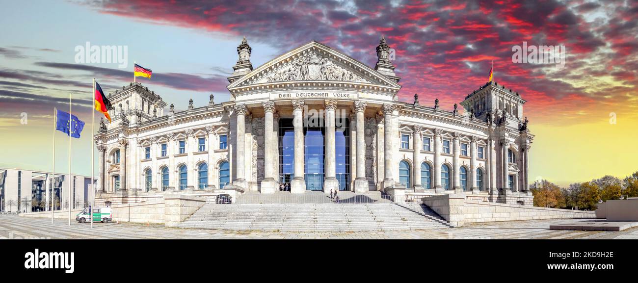 Edificio Di Reichstag a Berlino, Germania Immagine Stock - Immagine di