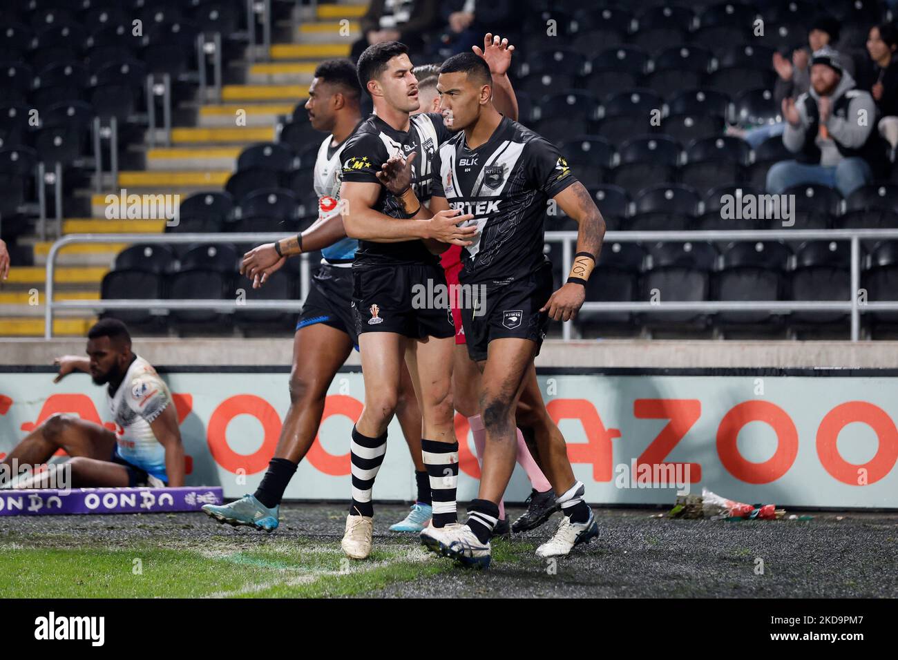 Ronaldo Mulitalo, neozelandese, festeggia dopo aver ottenuto i punteggi durante la finale di Rugby League World Cup al MKM Stadium, Kingston upon Hull. Data immagine: Sabato 5 novembre 2022. Foto Stock