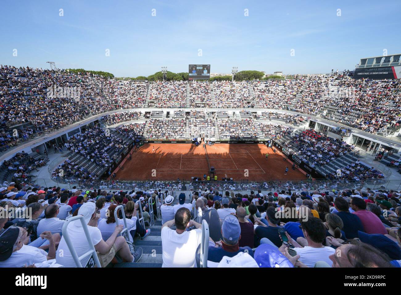 Visione generale del Center Court durante la partita internazionale BNL D'Italia 2022 tra Novak Djokovic e Stan Wawrinka - Day Five il 12 maggio 2022 a Foro Italico a Roma. (Foto di Giuseppe Maffia/NurPhoto) Foto Stock