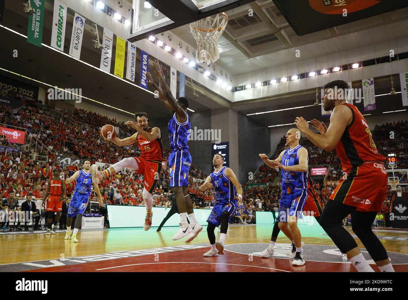 Lluís Costa, di Coviran Granada durante la partita LEB ORO tra Coviran Granada e CB Almansa al Palacio de Los Deportes il 13 maggio 2022 a Granada, Spagna. (Foto di Álex Cámara/NurPhoto) Foto Stock