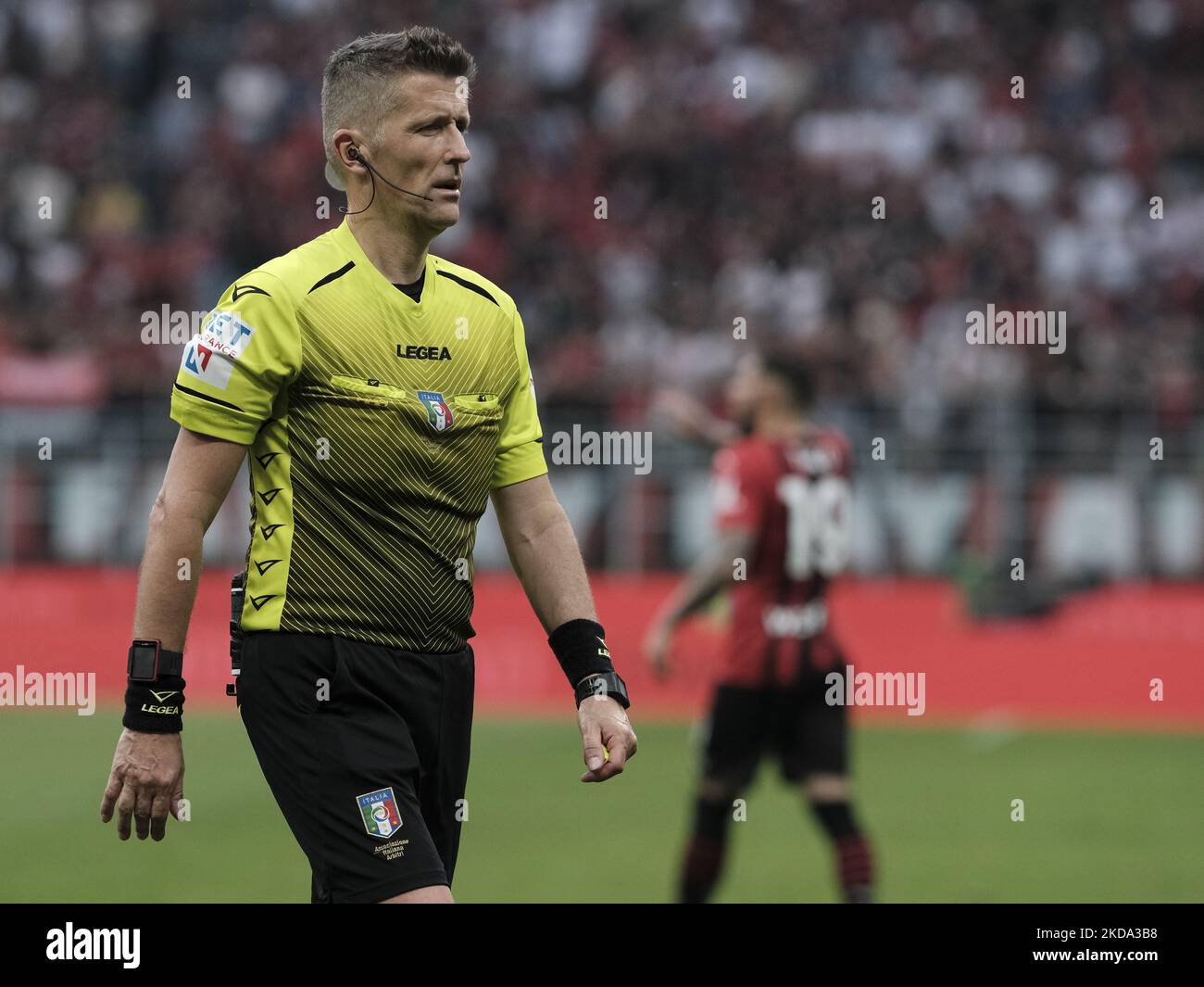 Daniele Orsato durante la Serie A match tra Milano e Atalanta, a Milano, il 15 maggio 2022 (Photo by Loris Roselli/NurPhoto) Foto Stock