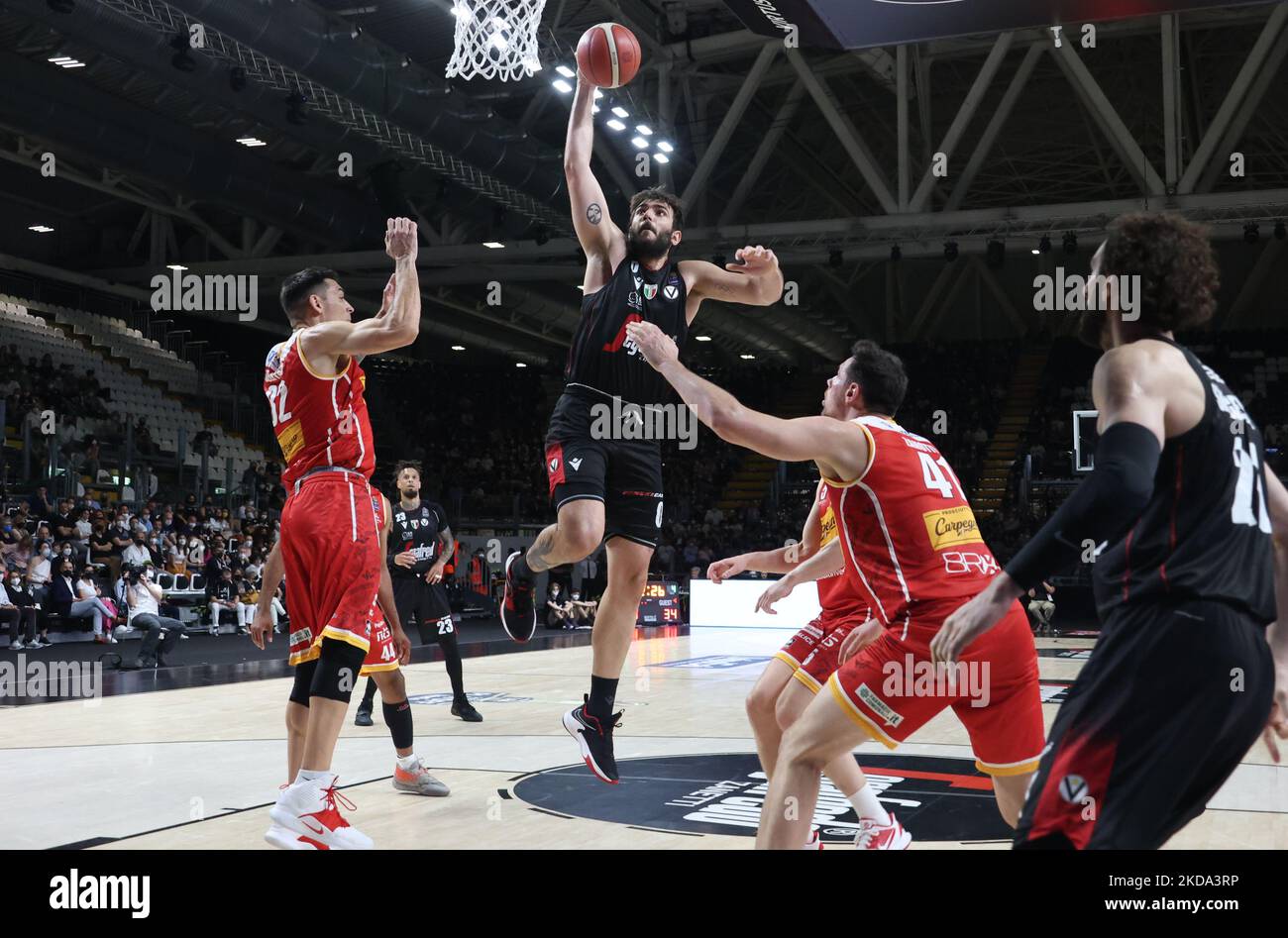 Amedeo Tessitori (Segafredo Virtus Bologna) durante il gioco 1 dei playoff del campionato italiano di basket serie A1 Segafredo Virtus Bologna Vs. Carpegna Prosciutto Pesaro all'Arena Segafredo - Bologna, 15 maggio 2022 - (Foto di Michele Nucci/LiveMedia/NurPhoto) Foto Stock