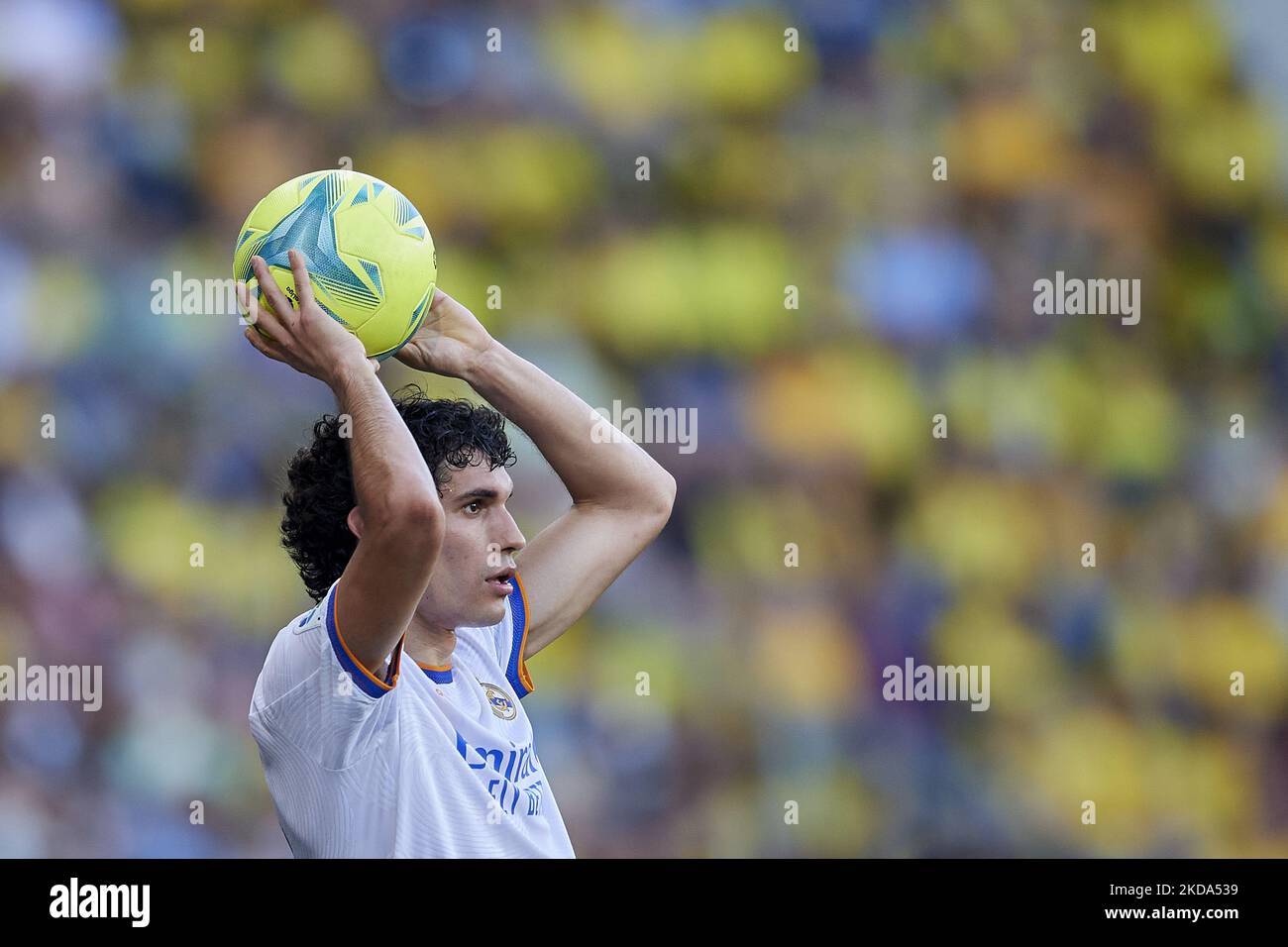 Jesus Vallejo del Real Madrid durante la partita di LaLiga Santander tra Cadiz CF e Real Madrid CF all'Estadio Nuevo Mirandilla il 15 maggio 2022 a Cadice, Spagna. (Foto di Jose Breton/Pics Action/NurPhoto) Foto Stock