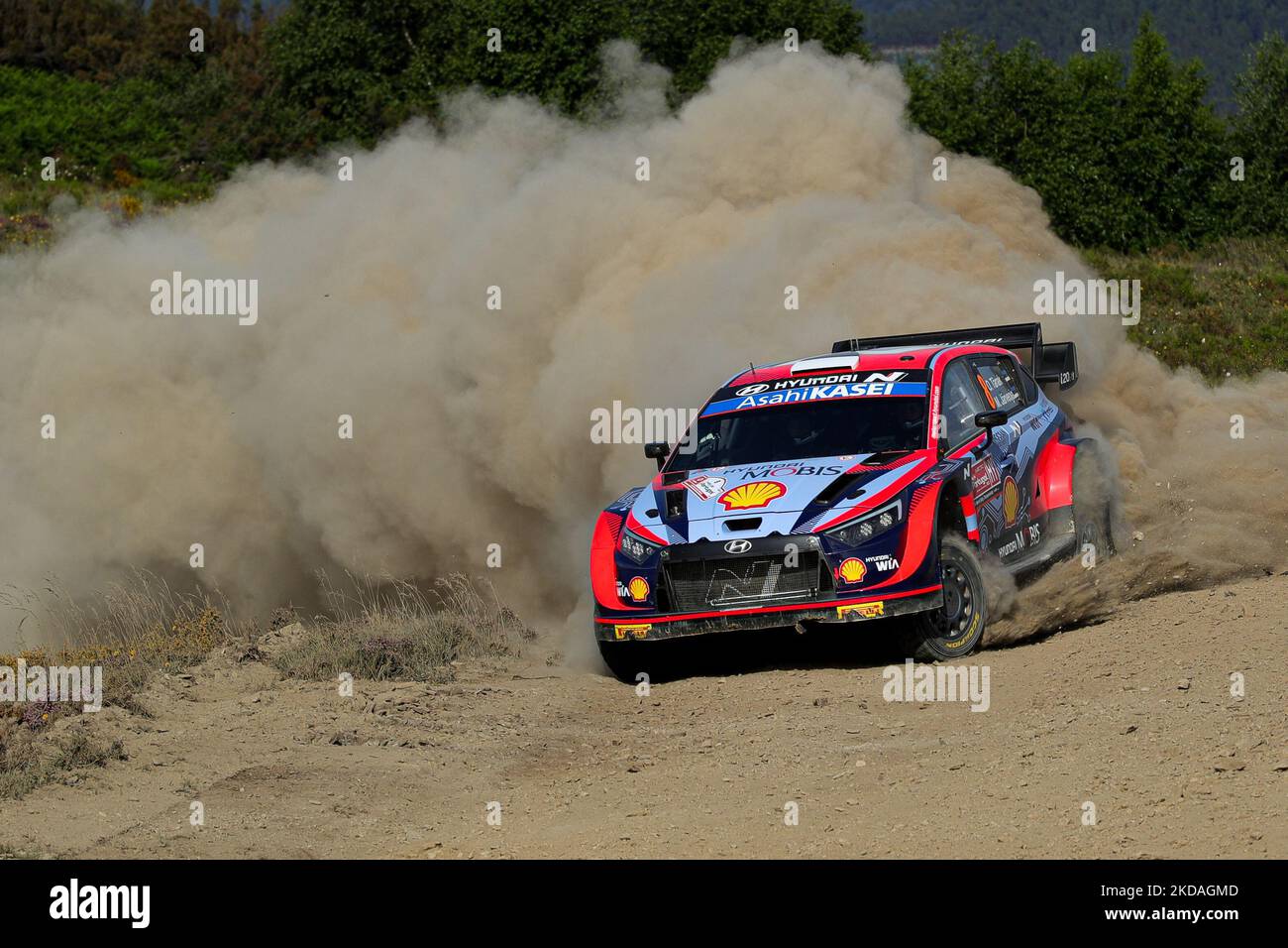 OTT TANAK (EST) e Martin JARVEOJA (EST) in HYUNDAI i20 N Rally 1 di HYUNDAI SHELL MOBIS WORLD RALLY TEAM in azione durante il SS3 - Gois del WRC Vodafone Rally Portogallo 2022 a Matosinhos - Portogallo, il 20 maggio 2022. (Foto di Paulo Oliveira / NurPhoto) Foto Stock