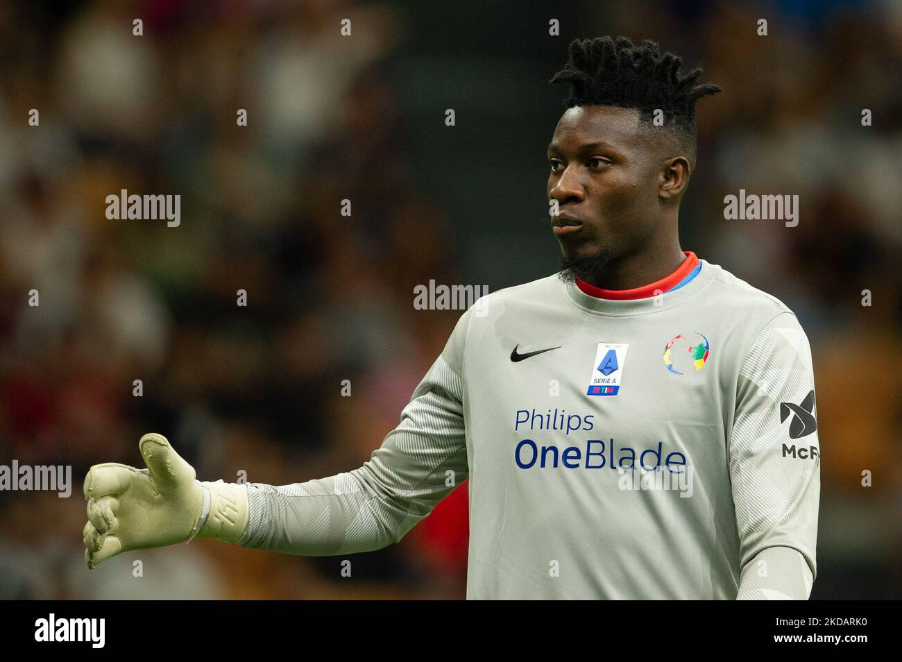 André Onana durante il calcio integrazione Heroes Match nello stadio Giuseppe Meazza (San Siro), Milano, Italia, il 23 maggio 2022. L'evento è stato promosso da Samuel Eto'o e dalla sua fondazione benefica per i bambini africani. (Foto di Lorenzo di Cola/NurPhoto) Foto Stock