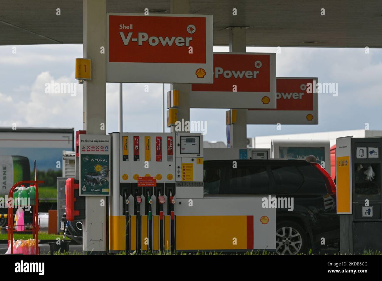 Stazione di servizio Shell a Cracovia. Giovedì 26 maggio 2022, a Cracovia, Polonia. (Foto di Artur Widak/NurPhoto) Foto Stock