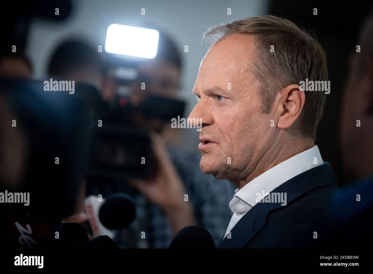 Donald Tusk durante una riunione in cui i partiti polacchi dell'opposizione hanno firmato l'accordo sul controllo civico delle elezioni, al Senato (Camera superiore del parlamento) a Varsavia, Polonia il 3 giugno 2022 (Foto di Mateusz Wlodarczyk/NurPhoto) Foto Stock