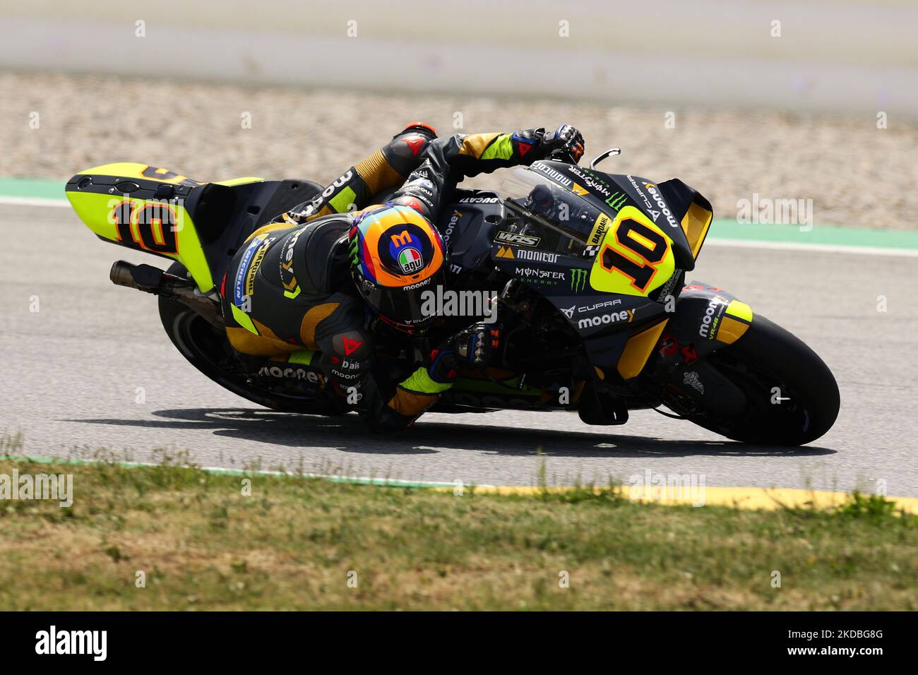 Luca Marini, dall'Italia, in sella alla moto Mooney VR46 Racing Team sulla Catalunya Moto GP Qualifiche del 4 giugno 2022 a Barcellona. (Foto di Joan Cros/NurPhoto) Foto Stock