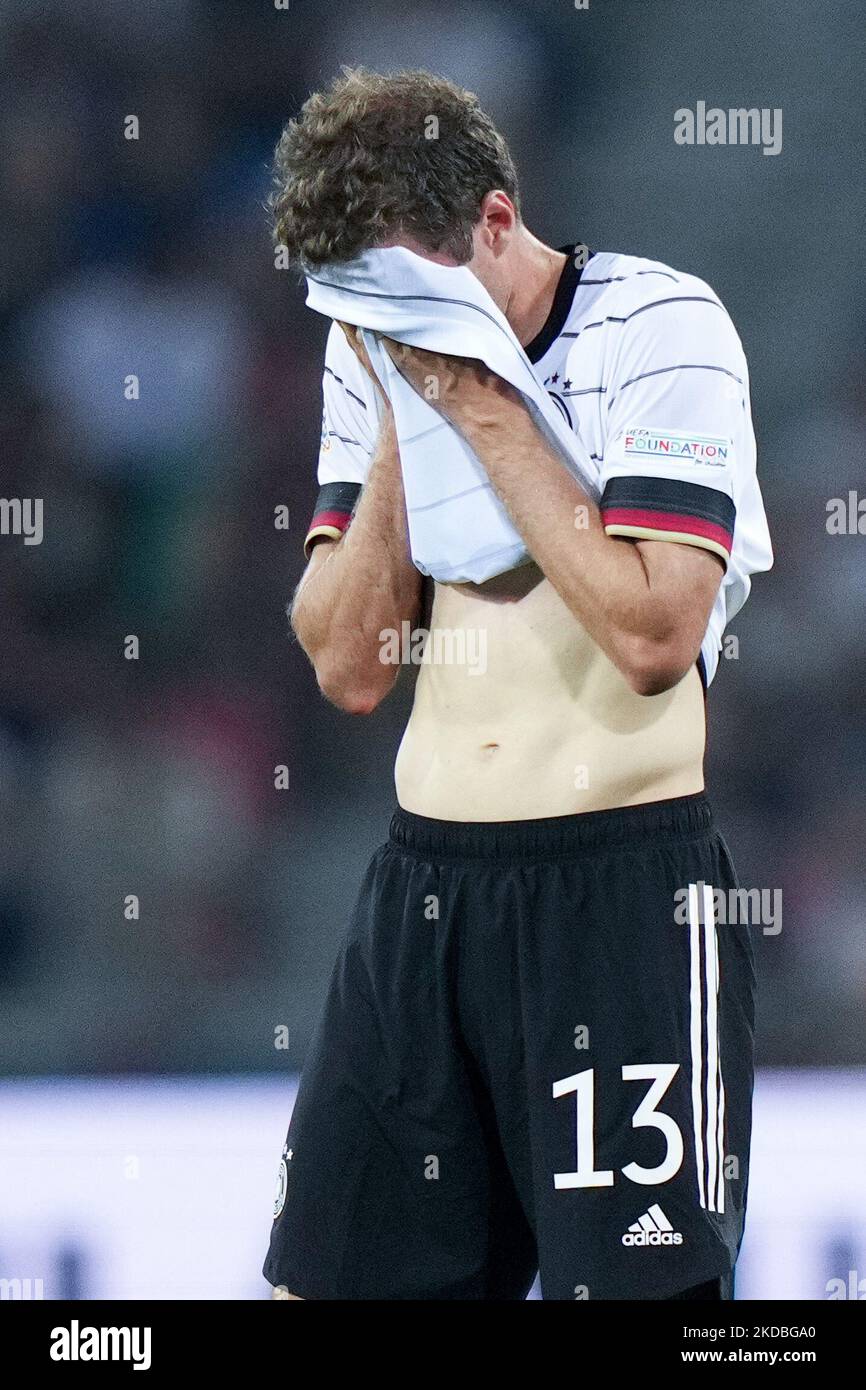 Thomas Muller, tedesco, si trova in una posizione di sconsolamento durante la partita della UEFA Nations League tra Italia e Germania allo Stadio Renato Dall'Ara, Bologna, Italia, il 4 giugno 2022. (Foto di Giuseppe Maffia/NurPhoto) Foto Stock