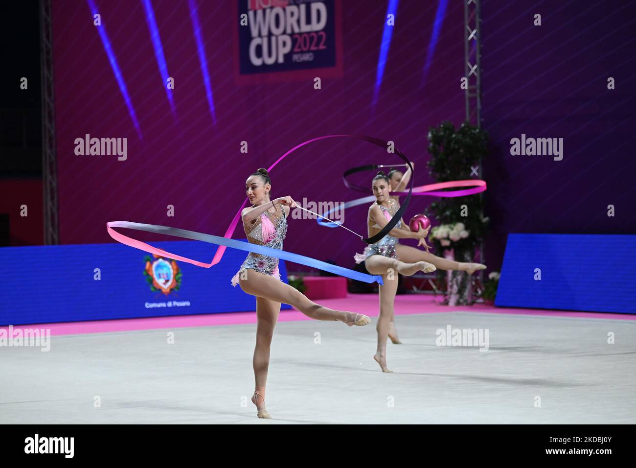 Francia (fra) Group team durante la Ginnastica Rhythmic Gymnastics FIG World Cup 2022 il 03 giugno 2022 all'Arena Vitrifrigo di Pesaro (Photo by Gianluca Ricci/LiveMedia/NurPhoto) Foto Stock