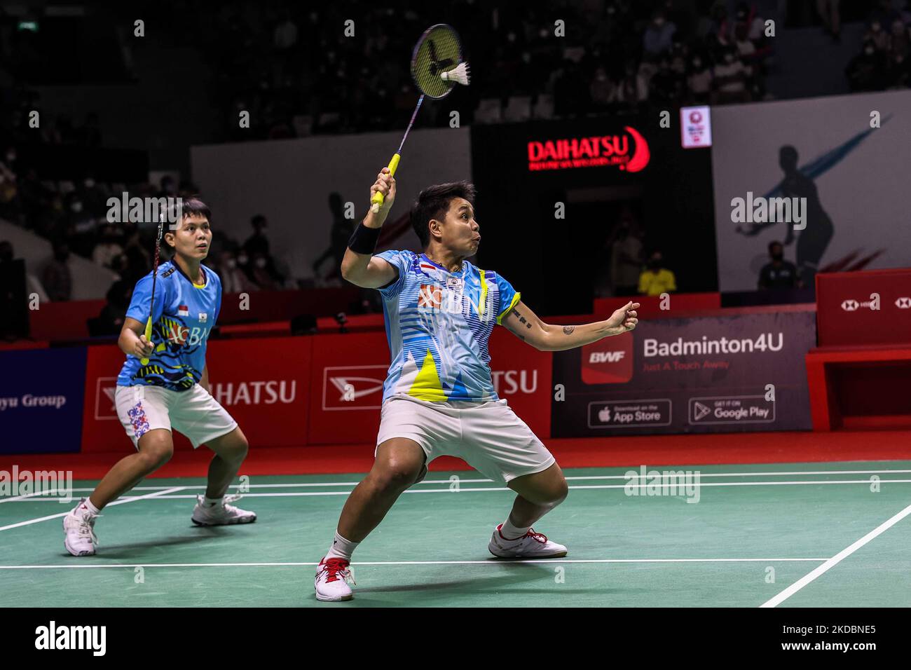 I siti Fadia Silva Ramadhanti e Apriyani Rahayu dell'Indonesia si sfidano nella partita di qualificazione femminile contro Debora Jille e Cheryl Seinen dei Paesi Bassi il primo giorno dei Daihatsu Indonesia Masters a Istora Senayan il 7 giugno 2022 a Giacarta, Indonesia. (Foto di Garry Lotulung/NurPhoto) Foto Stock