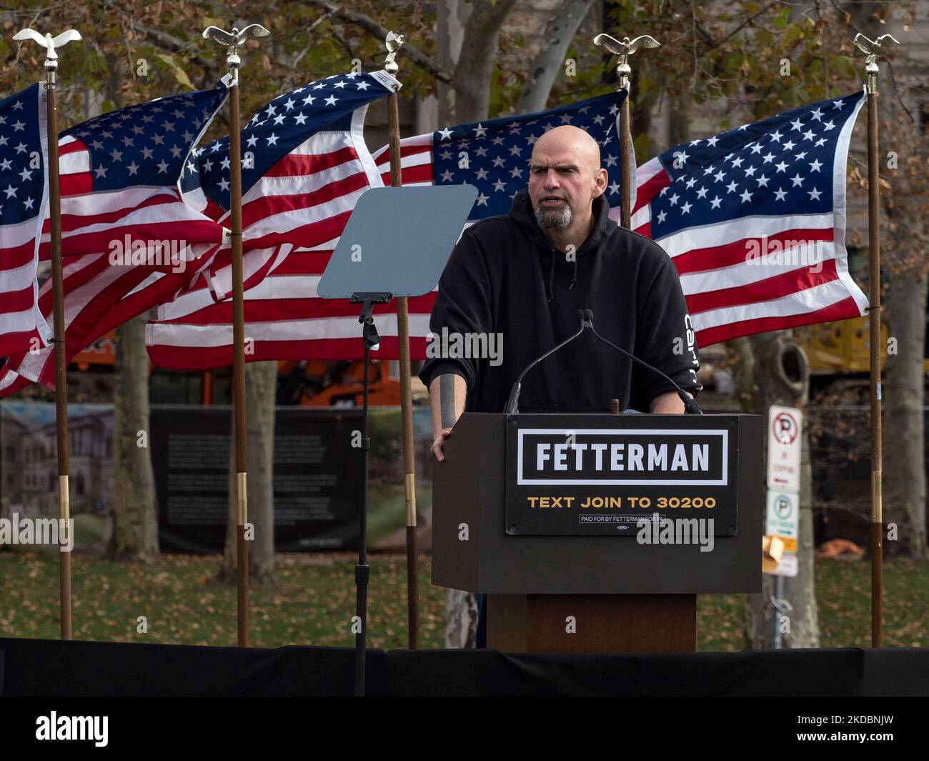 Pittsburgh, Pennsylvania, Stati Uniti. 5th Nov 2022. Il candidato del Senato degli Stati Uniti John Fetterman raduna i suoi sostenitori per andare a votare. (Credit Image: © sue Dorfman/ZUMA Press Wire) Foto Stock