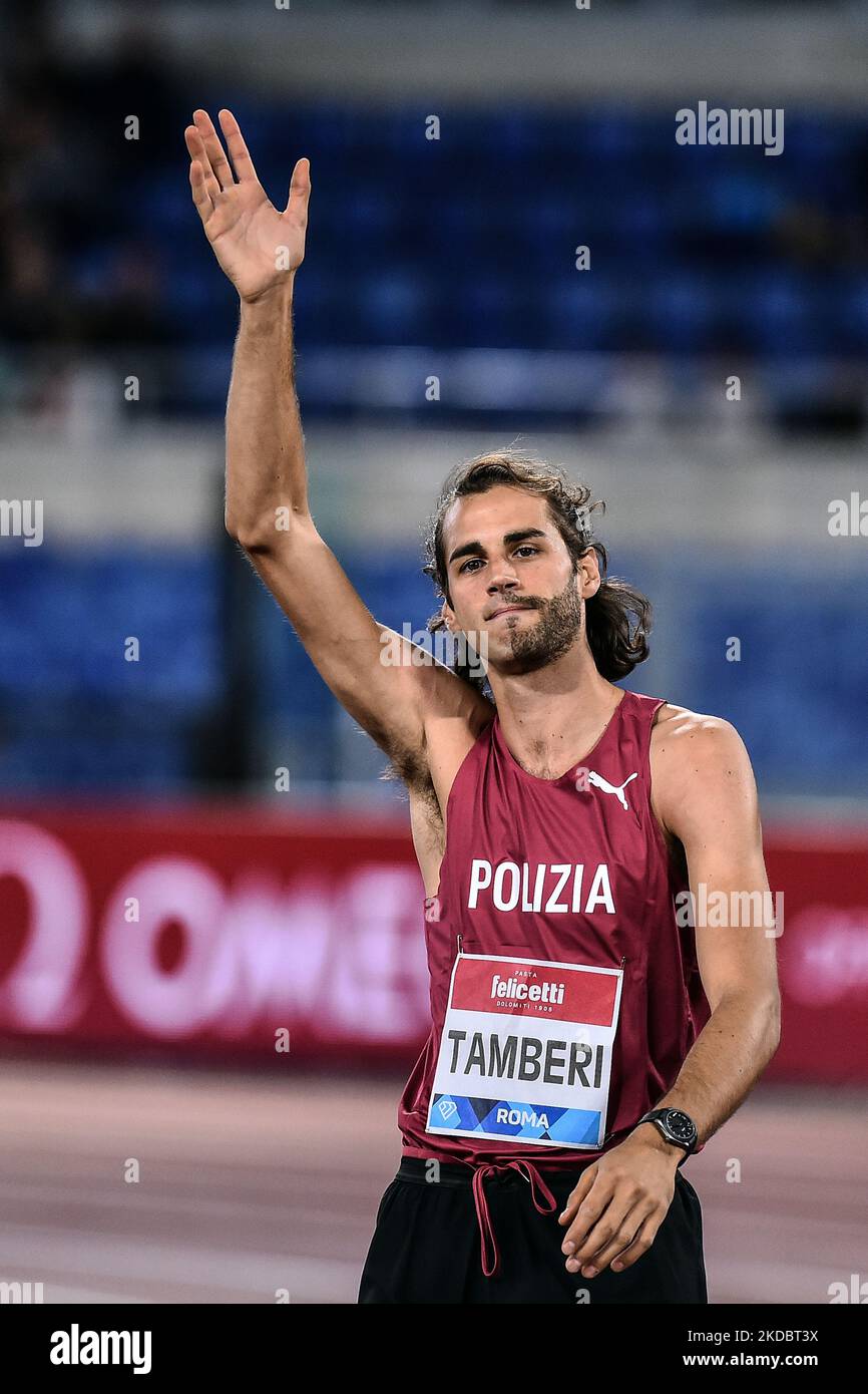 Gianmarco tamberi d'Italia deluso dopo aver gareggiato in uomini di alto salto durante la IAAF Wanda Diamond League: Golden Gala Pietro Mennea allo Stadio Olimpico il 09 giugno 2022 a Roma (Foto di Michele Maraviglia/NurPhoto) Foto Stock