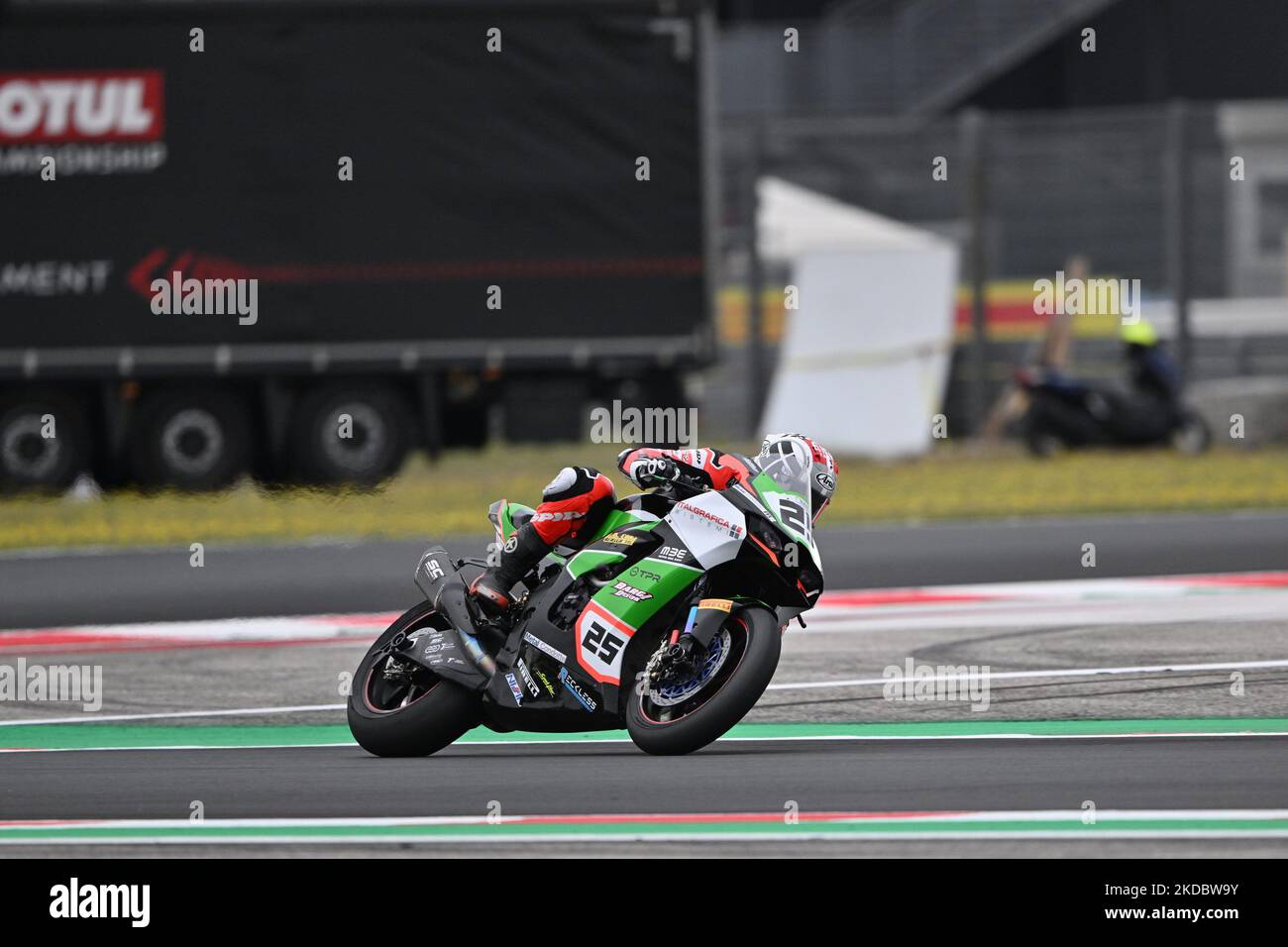 NÂ° 25 Delbianco Alessandro ITA Kawasaki ZX-10RR TPR Team Pedercini Racing durante il Mondiale Superbike - SBK Pirelli Emilia-Romagna Round FIM Superbike World Championship 2022 - Libere e Qualifiche il 10 giugno 2022 sul circuito Mondiale di Misano 'Marco Simoncelli' a Misano Adriatico, Italia (Foto di otto Moretti/LiveMedia/NurPhoto) Foto Stock