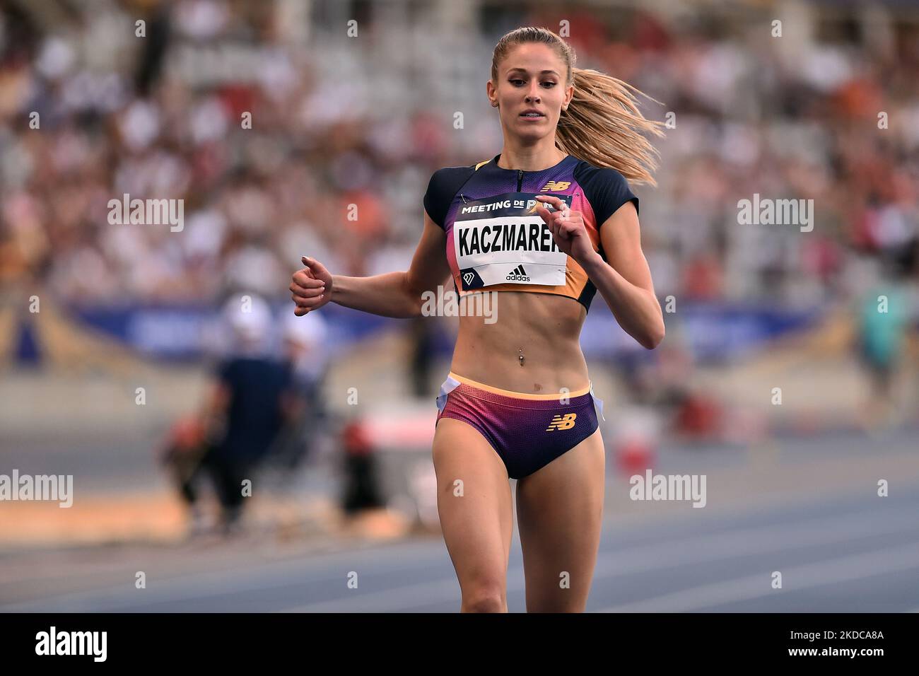 Natalia Kaczmarek di Polonia compete in 400 metri di donne durante la IAAF Wanda Diamond League: Incontro a Parigi allo Stade Charlety il 18 giugno 2022 a Parigi, Francia (Foto di Michele Maraviglia/NurPhoto) Foto Stock